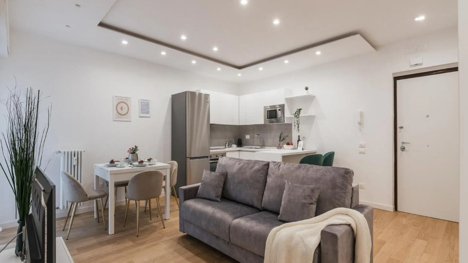 The Best Rent - Modern One-Bedroom Apartment In The Cipro Area Rome